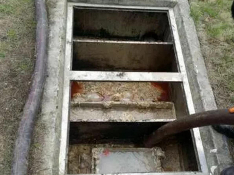 磴口隔油池清理